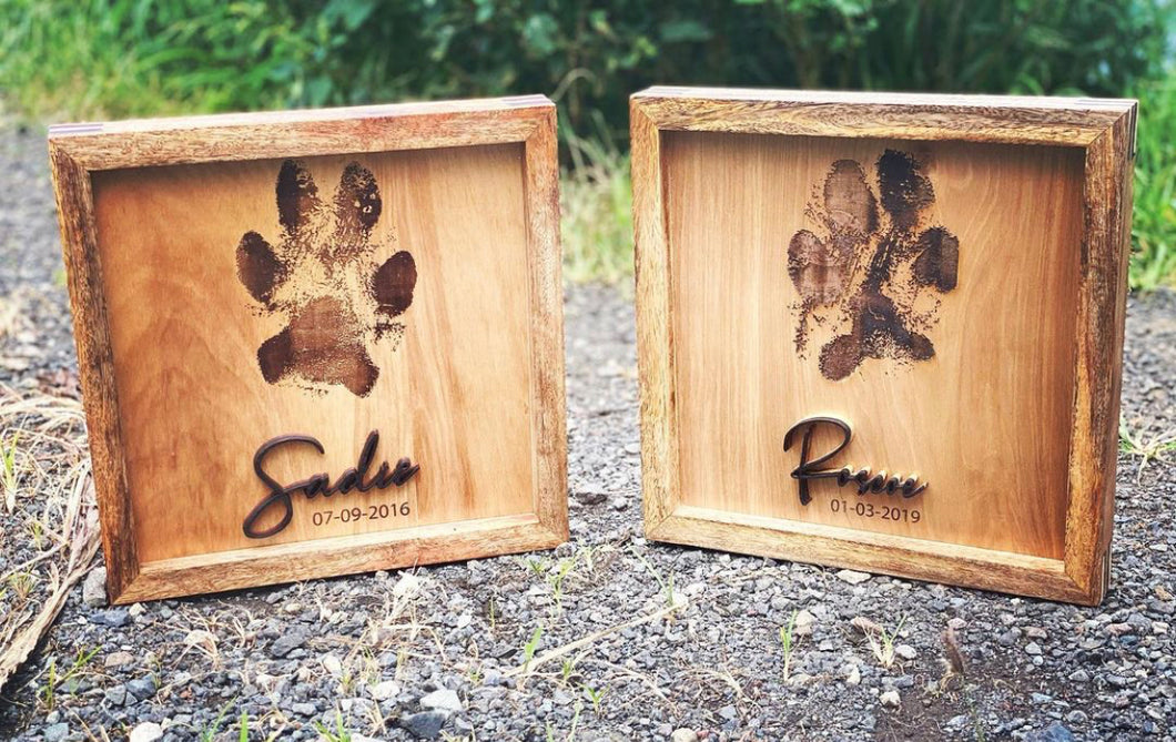 Paw print frame